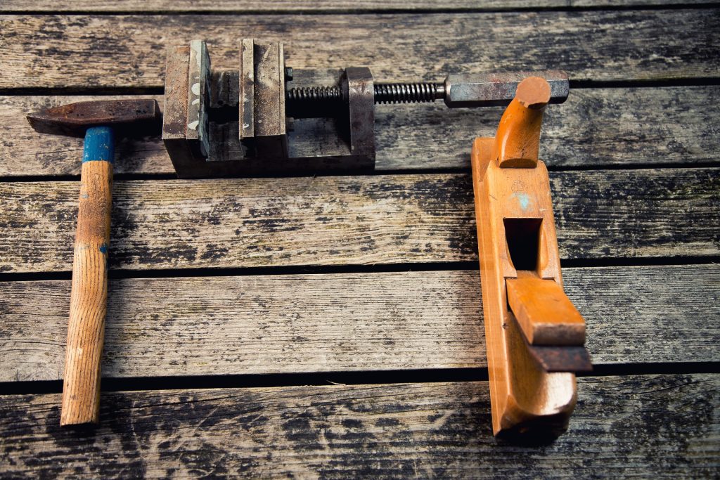 How to fix termite damage, repair options and repairing termite damaged walls.